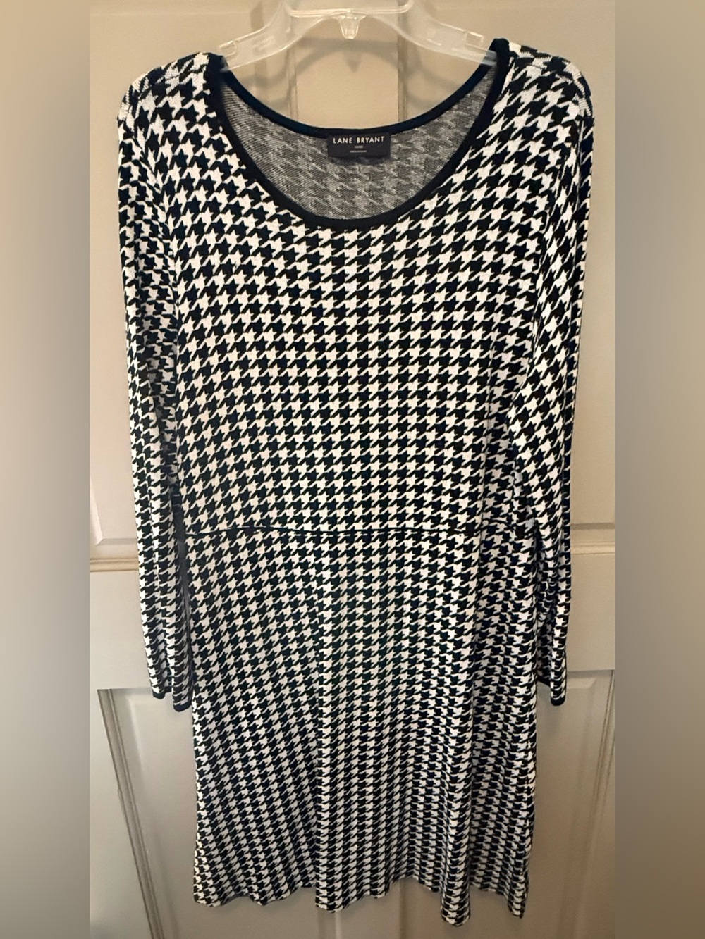 Lane Bryant Black & White Houndstooth Long Sleeve Sweater Dress